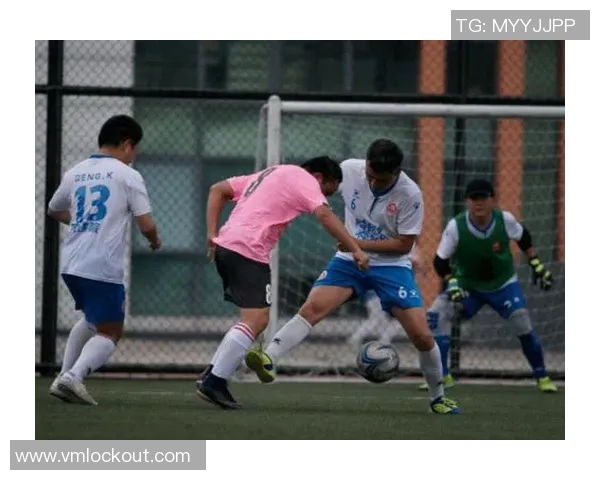 重庆足球队勇夺最新耐力排行榜第一名引领足球界新风潮